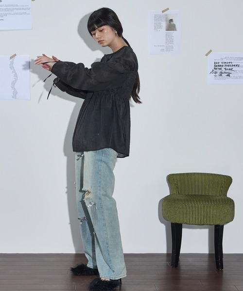 THE YOn(ザヨン)の「シャーリングデザインドロストスリーブシアーブラウス(シャツ/ブラウス・レディース・ブラック/アイボリー/ボルドー・FREE)」の17枚目の写真