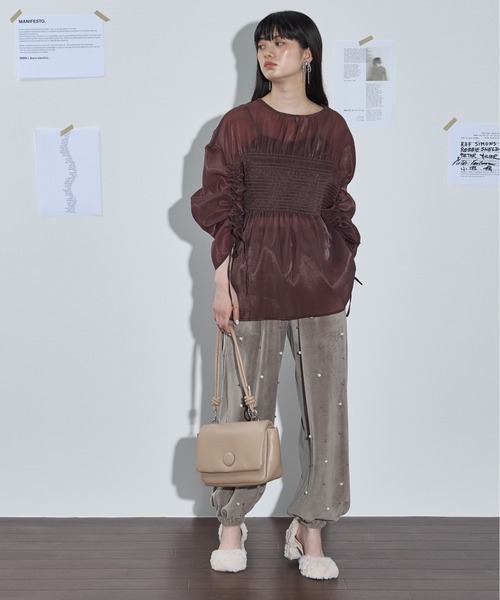 THE YOn(ザヨン)の「シャーリングデザインドロストスリーブシアーブラウス(シャツ/ブラウス・レディース・ブラック/アイボリー/ボルドー・FREE)」の7枚目の写真