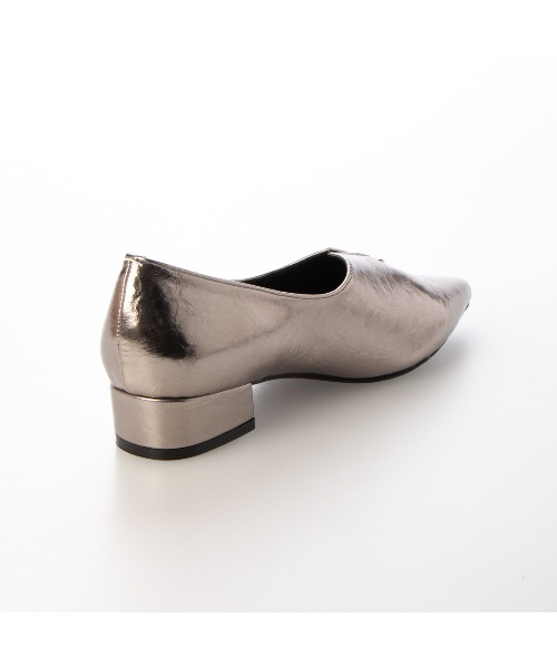 noyau（ノヤウ）の「ポインテッドトゥスリットフラットパンプス（パンプス・レディース・ゴールド/シルバー系その他/ブラック・M/S/LL/L）」の10枚目の写真