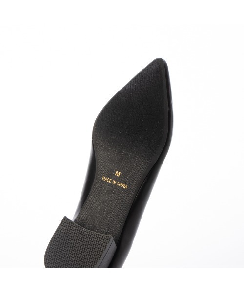 noyau（ノヤウ）の「ポインテッドトゥスリットフラットパンプス（パンプス・レディース・ゴールド/シルバー系その他/ブラック・M/S/LL/L）」の17枚目の写真