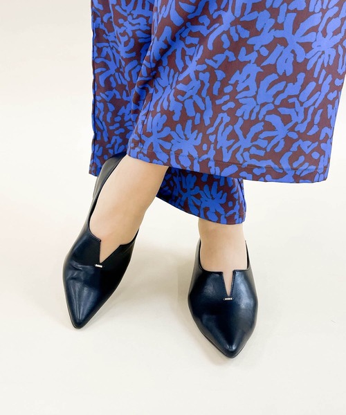 noyau（ノヤウ）の「ポインテッドトゥスリットフラットパンプス（パンプス・レディース・ゴールド/シルバー系その他/ブラック・M/S/LL/L）」の21枚目の写真