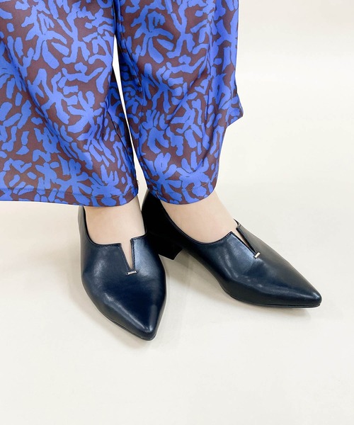 noyau（ノヤウ）の「ポインテッドトゥスリットフラットパンプス（パンプス・レディース・ゴールド/シルバー系その他/ブラック・M/S/LL/L）」の22枚目の写真