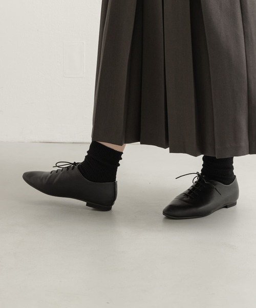 URBAN RESEARCH DOORS(アーバンリサーチドアーズ)の「レースアップシューズ(その他シューズ・レディース・オフホワイト/ブラック・36/37/38)」の2枚目の写真