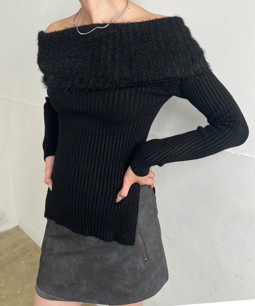 Jewelobe(ジュエローブ)の「シャギー×リブオフショルニットトップス(ニット/セーター・レディース・ブラック/レッド/グレー・FREE)」の2枚目の写真