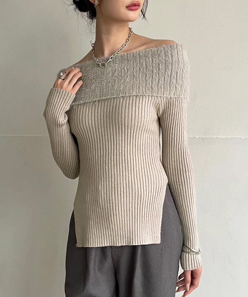Jewelobe(ジュエローブ)の「シャギー×リブオフショルニットトップス(ニット/セーター・レディース・ブラック/レッド/グレー・FREE)」の4枚目の写真