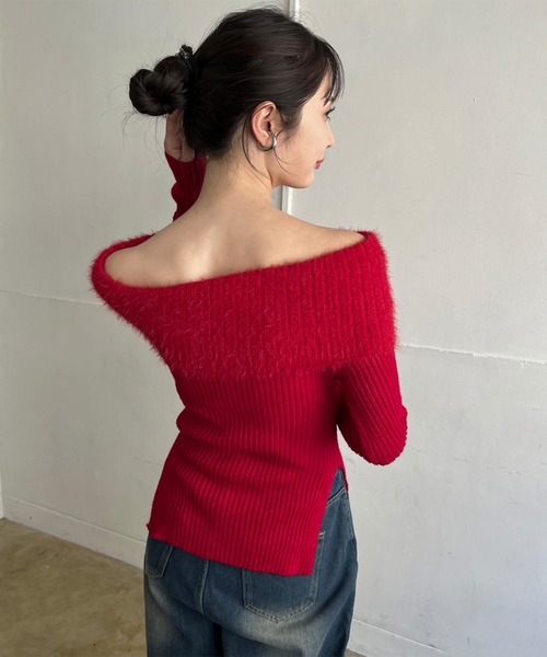 Jewelobe(ジュエローブ)の「シャギー×リブオフショルニットトップス(ニット/セーター・レディース・ブラック/レッド/グレー・FREE)」の11枚目の写真