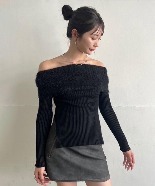 Jewelobe(ジュエローブ)の「シャギー×リブオフショルニットトップス(ニット/セーター・レディース・ブラック/レッド/グレー・FREE)」の19枚目の写真