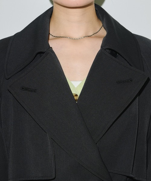 PUBLIC TOKYO（パブリックトウキョウ）の「【華奢見え・小顔効果】フレアヨークビッグカラートレンチコート（トレンチコート・レディース・マルチ/ダークグレー/ベージュ・1/2）」の8枚目の写真