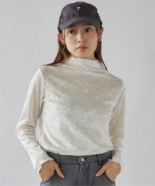 ap retro(アプレトロ)の「フラワーデザインシアーベロアハイネック(Tシャツ/カットソー・レディース・モカ/カーキ/オフホワイト/ベージュ/ブラック・FREE)」の6枚目の写真