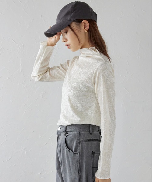 ap retro(アプレトロ)の「フラワーデザインシアーベロアハイネック(Tシャツ/カットソー・レディース・モカ/カーキ/オフホワイト/ベージュ/ブラック・FREE)」の7枚目の写真