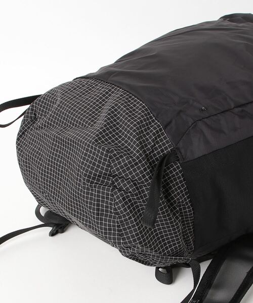 Matador(マタドール)の「MATADOR Freefly16 Packable Backpack マタドール フリーフライ16 バックパック(バックパック/リュック・メンズ・ブラック・FREE)」の3枚目の写真