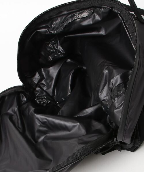 Matador(マタドール)の「MATADOR Freefly16 Packable Backpack マタドール フリーフライ16 バックパック(バックパック/リュック・メンズ・ブラック・FREE)」の4枚目の写真