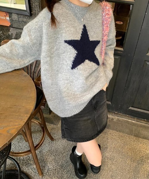 NANEA（ナネア）の「スターモチーフニットプルオーバー（ニット/セーター・レディース・ピンク/グレー・フリー）」の2枚目の写真