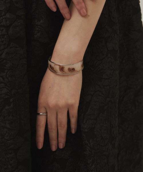 ciite'（シーテ）の「シャイニーマーブル ブレスレット（バングル/リストバンド・レディース・ゴールド/シルバー・FREE）」の2枚目の写真