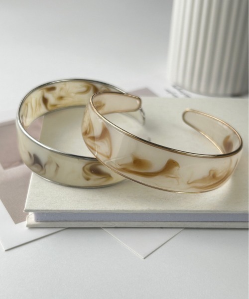 ciite'（シーテ）の「シャイニーマーブル ブレスレット（バングル/リストバンド・レディース・ゴールド/シルバー・FREE）」の3枚目の写真