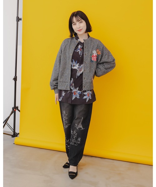 iS ScoLar（イズスカラー）の「543237：花と蝶の刺繍 ラメ裏毛カーディガン（カーディガン/ボレロ・レディース・ピンク/ベージュ/ブラック・M）」の9枚目の写真
