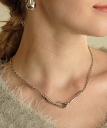 フックチョーカー