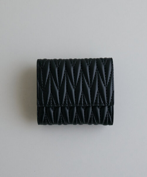 DISCOAT（ディスコート）の「キルティング三つ折りウォレット（財布・レディース・ピンク/ブラック/グレイッシュベージュ・FREE）」の15枚目の写真