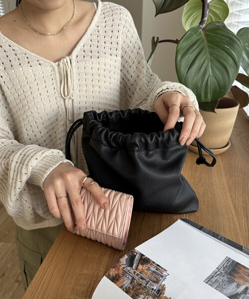 DISCOAT（ディスコート）の「キルティング三つ折りウォレット（財布・レディース・ピンク/ブラック/グレイッシュベージュ・FREE）」の4枚目の写真