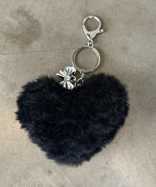 shrita（シュリータ）の「ハートファーキーホルダー（キーホルダー