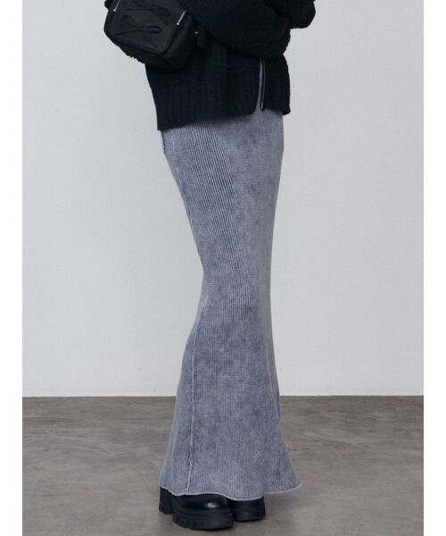 EMODA（エモダ）の「ウォッシュリブマキシスカート（スカート・レディース・ブルー/シルバー/ブラック/ベージュ・FREE）」の7枚目の写真