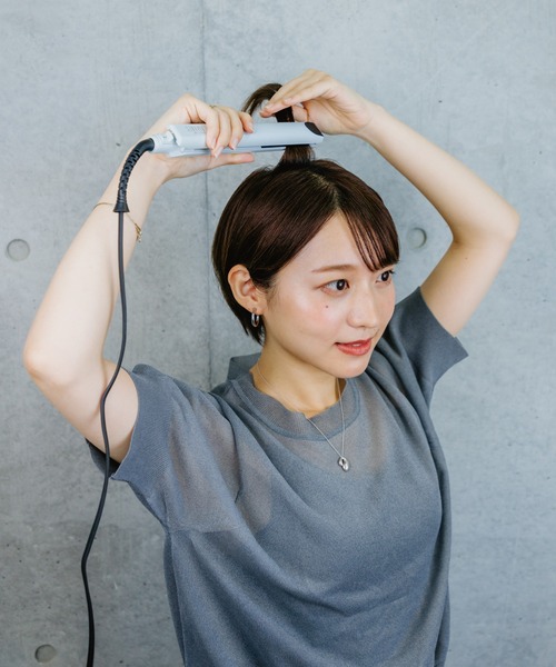 CREATEs(クレイツ)の「ストレートアイロン アマネク(美容器具・レディース・ホワイト×ブラック・FREE)」の8枚目の写真