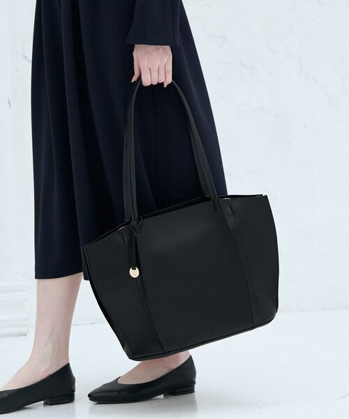 ikka（イッカ）の「PUハギ横長トートバッグ（トートバッグ・レディース・ホワイト/ピンクベージュ/ブラック/グレー・FREE）」の19枚目の写真