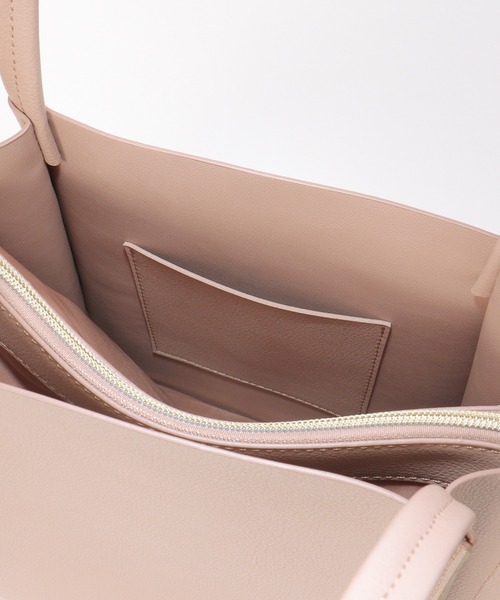 ikka（イッカ）の「PUハギ横長トートバッグ（トートバッグ・レディース・ホワイト/ピンクベージュ/ブラック/グレー・FREE）」の11枚目の写真