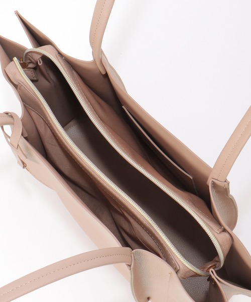 ikka（イッカ）の「PUハギ横長トートバッグ（トートバッグ・レディース・ホワイト/ピンクベージュ/ブラック/グレー・FREE）」の12枚目の写真