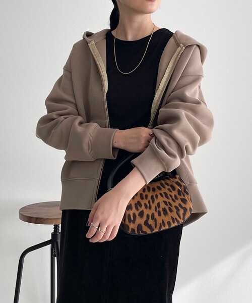 fredy emue（フレディエミュ）の「ダンボールフードZIPスウェットブルゾン（スウェット・レディース・ネイビー/ブラウン/グレー/アイボリー・38）」の3枚目の写真