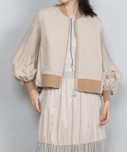 MARECHAL TERRE（マルシャルテル）の「袖プリーツブルゾン（ブルゾン・レディース・ブラック/アイボリー/ベージュ/グレー・MEDIUM）」の4枚目の写真