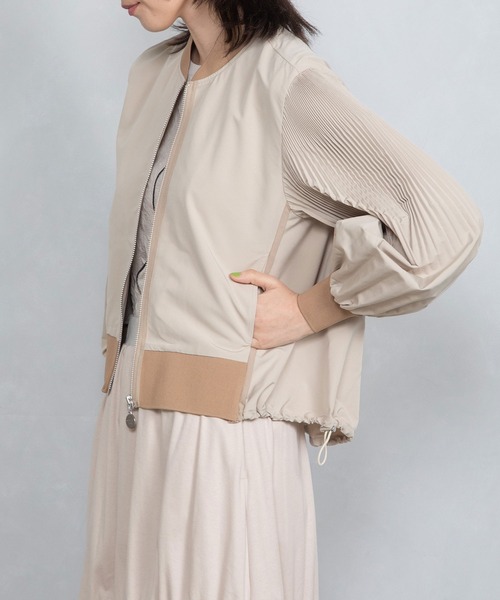MARECHAL TERRE（マルシャルテル）の「袖プリーツブルゾン（ブルゾン・レディース・ブラック/アイボリー/ベージュ/グレー・MEDIUM）」の5枚目の写真