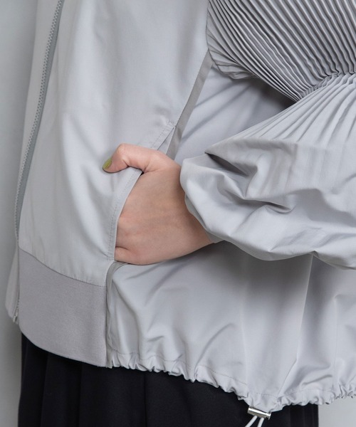 MARECHAL TERRE（マルシャルテル）の「袖プリーツブルゾン（ブルゾン・レディース・ブラック/アイボリー/ベージュ/グレー・MEDIUM）」の21枚目の写真