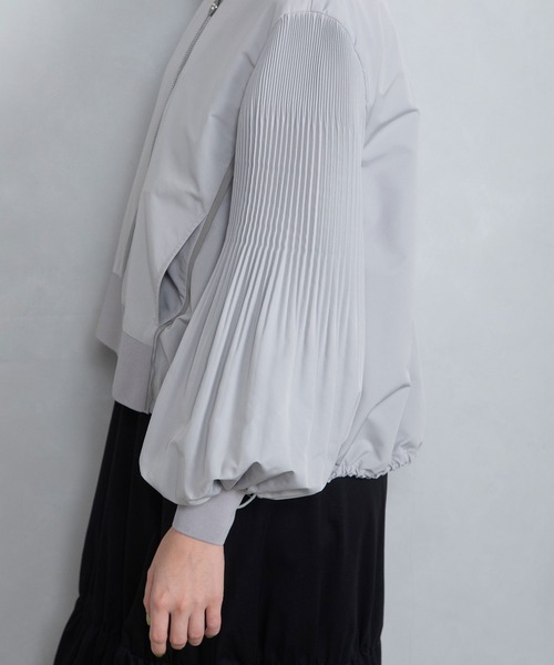 MARECHAL TERRE（マルシャルテル）の「袖プリーツブルゾン（ブルゾン・レディース・ブラック/アイボリー/ベージュ/グレー・MEDIUM）」の22枚目の写真