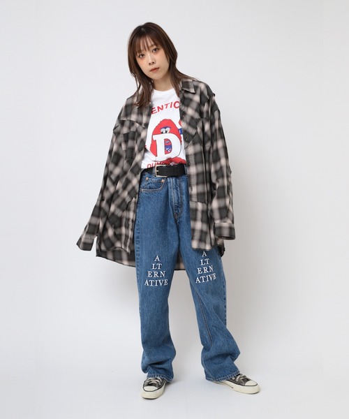 RNA（アールエヌエー）の「R4319 ＡＬＴ刺繍ワイドストレート（デニムパンツ・レディース・ライトインディゴブルー・MEDIUM）」の6枚目の写真