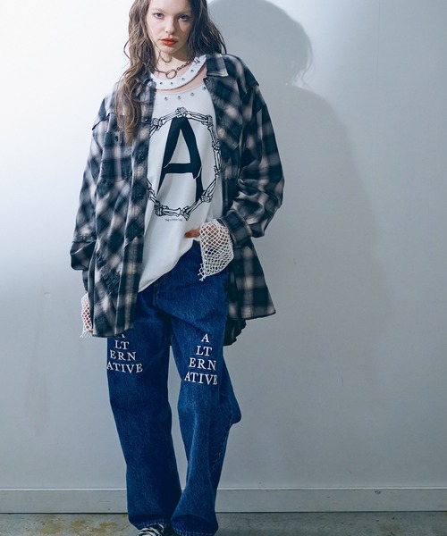 RNA（アールエヌエー）の「R4319 ＡＬＴ刺繍ワイドストレート（デニムパンツ・レディース・ライトインディゴブルー・MEDIUM）」の20枚目の写真