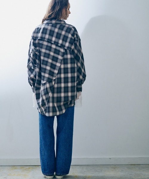 RNA（アールエヌエー）の「R4319 ＡＬＴ刺繍ワイドストレート（デニムパンツ・レディース・ライトインディゴブルー・MEDIUM）」の22枚目の写真