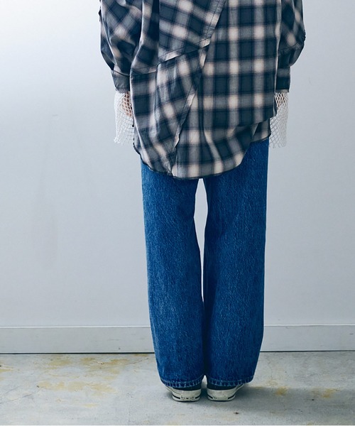 RNA（アールエヌエー）の「R4319 ＡＬＴ刺繍ワイドストレート（デニムパンツ・レディース・ライトインディゴブルー・MEDIUM）」の18枚目の写真