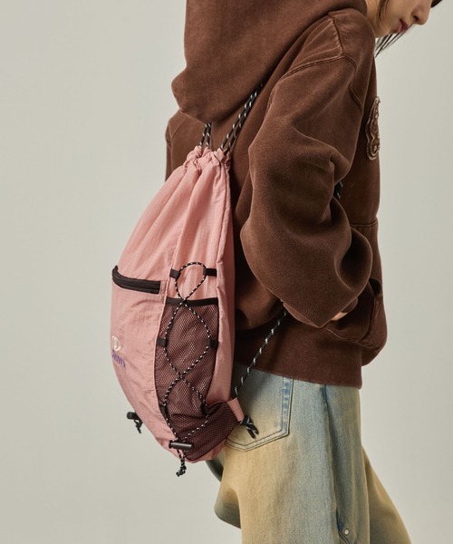 Snap club（スナップクラブ）の「【Snap club】ロゴ刺繍 ナイロン ダブルドローコード ナップサック（バックパック/リュック・レディース・ブラック/ライトピンク/ホワイト/ネイビー/グレー系/ブラック系/レッド・FREE）」の20枚目の写真