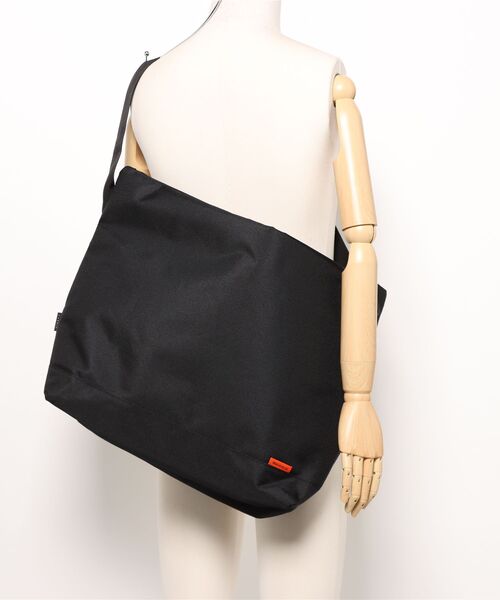 MAKAVELIC（マキャベリック）の「★MAKAVELIC★URBAN MESSENGER BAG（ショルダーバッグ・メンズ・ブラック・FREE）」の3枚目の写真