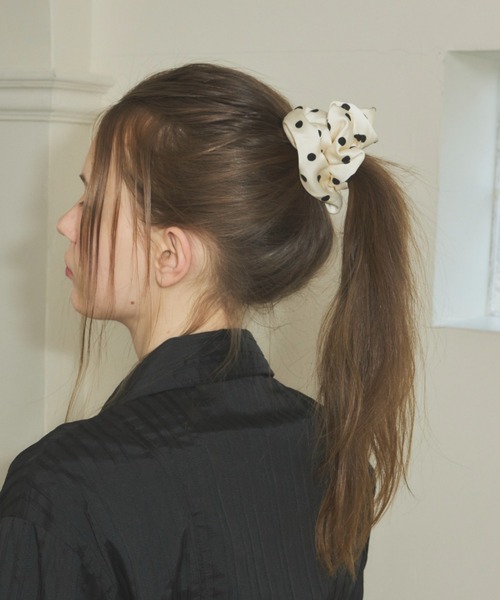 GIUNON(ジウノン)の「dot satin chouchou / ドットサテンシュシュ(シュシュ・レディース・ホワイト/ブラック・FREE)」の9枚目の写真