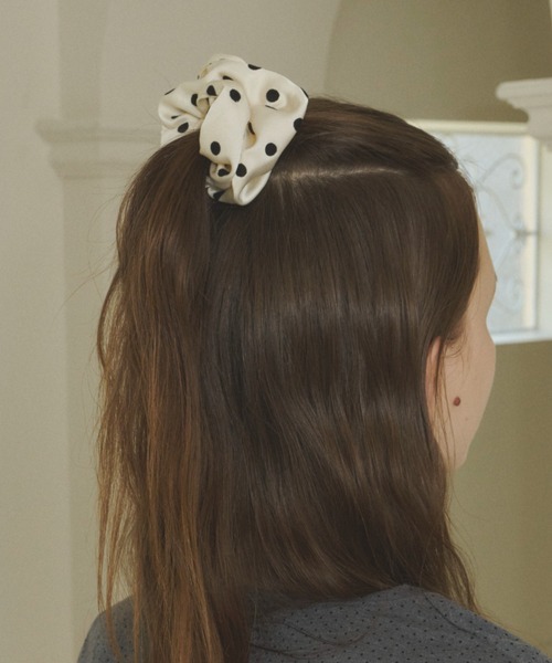 GIUNON(ジウノン)の「dot satin chouchou / ドットサテンシュシュ(シュシュ・レディース・ホワイト/ブラック・FREE)」の13枚目の写真