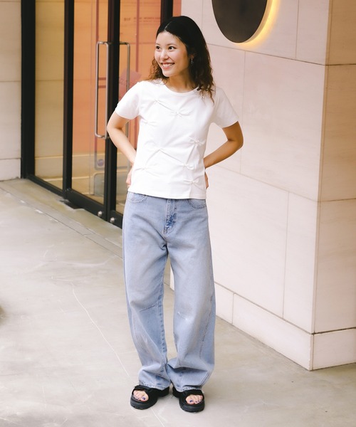 Ray BEAMS（レイビームス）の「ランダム ミニ リボン Tシャツ（Tシャツ/カットソー・レディース・ブラック/ホワイト・ONE SIZE）」の3枚目の写真