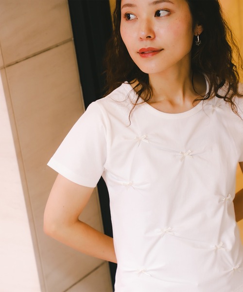 Ray BEAMS（レイビームス）の「ランダム ミニ リボン Tシャツ（Tシャツ/カットソー・レディース・ブラック/ホワイト・ONE SIZE）」の6枚目の写真