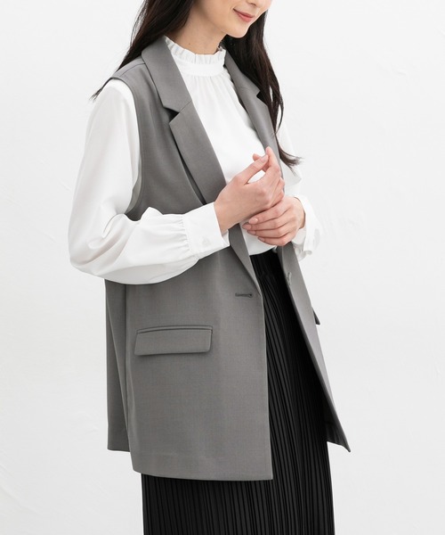 Honeys（ハニーズ）の「【ストレッチ・ウォッシャブル・イージーケア・接触冷感】テーラードジレ（ベスト・レディース・グレー/グレイッシュベージュ/ブラック/ネイビー・L/LL/M/S）」の2枚目の写真