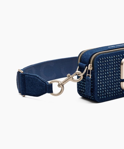 MARC JACOBS(マークジェイコブス)の「CRYSTAL DENIM SNAPSHOT THE SNAPSHOT/ザ クリスタル デニム スナップショット(ショルダーバッグ・レディース・インディゴブルー・ONE SIZE)」の7枚目の写真