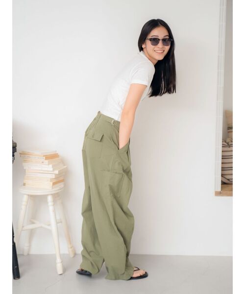 Ungrid（アングリッド）の「CLAREMOREコンパクトロゴTee（Tシャツ/カットソー・レディース・イエロー/ブルー/オフホワイト・FREE）」の20枚目の写真