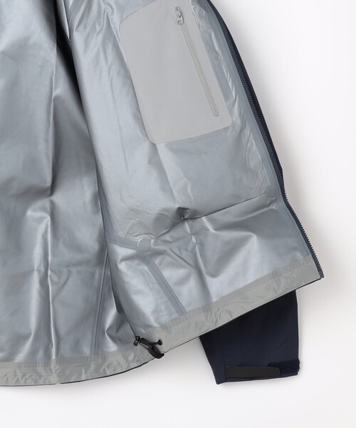 ARC'TERYX（アークテリクス）の「ARC'TERYX/アークテリクス Beta Jacket（ブルゾン・メンズ・ブラック/インディゴブルー・LARGE/X-LARGE/SMALL/X-SMALL/MEDIUM）」の4枚目の写真