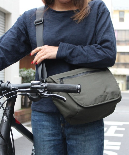 RAW.C(ロークリエイト)の「FUNCTIONAL/ファンクショナル ショルダーバッグ "EWING" MESSENGER BAG RCB-090TI(ショルダーバッグ・メンズ・ダークカーキ/ブラック・FREE)」の3枚目の写真