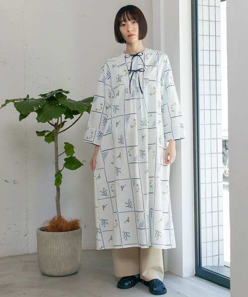 POU DOU DOU（プードゥドゥ）の「ステッチプリントカフタンワンピース（ワンピース・レディース・ダークグレー/オフホワイト・M）」の19枚目の写真